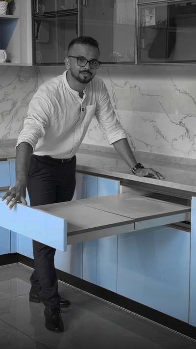 മറ്റൊരു സ്പേസ് സേവിങ് അക്‌സെസ്സറി👌😍 Space saving Breakfast Table for modular Kitchen 

No space for a breakfast table in your modular kitchen? 🤔
Seeing a dining table in the centre always looks boring?

✨ Roomy introduces an inbuilt pull-out breakfast table –hidden when not in use, easy to pull out when needed!



 #ModularKitchen  #KitchenInterior  #interiorkerala  #bestaccessories  #roomyinteriors  #fayizroomy
