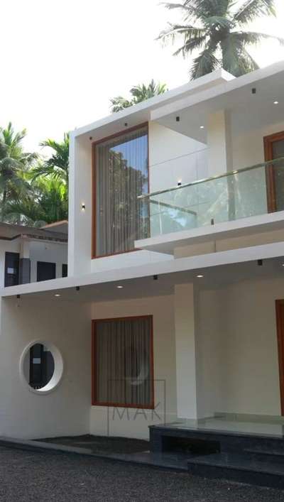 🏡വർക്ക് നടന്നുകൊണ്ടിരിക്കുന്ന സമയങ്ങളിൽ അവസാനം വരെ ഞ്ഞങ്ങൾ സന്ധർശിച്ചപ്പോൾ 
അതൊരുചിത്രത്തിൽനിന്നും
 ഒരുസ്വപനത്തിൻ്റെ അവസാനമായി ,
മാറി സന്തോഷം ഈ സമയം 🙏

Completed Residential Project at Vazhakkad,
Malappuram
Client: Mr. Riyas
4BHK | 2700 sq ft | Vazhakkad, Malappuram
@makdesigns_india

 #Project  #finished ✔️  #Malappuram  #Calicut  #Kerala  #Makdesigns_india  #Makdesigns  #mak