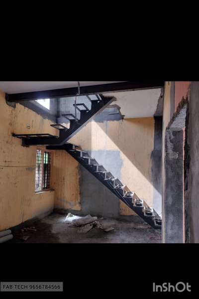single beam staircase  #StaircaseDecors  #StaircaseDesigns  #StaircaseHandRail  #GlassHandRailStaircase