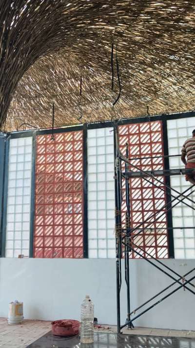 JAALI AND GLASS BLOCK
#BestBuildersInKerala 
#residentialprojectmanagement 
#jaali 
#GlassBalconyRailing 
#diningarea