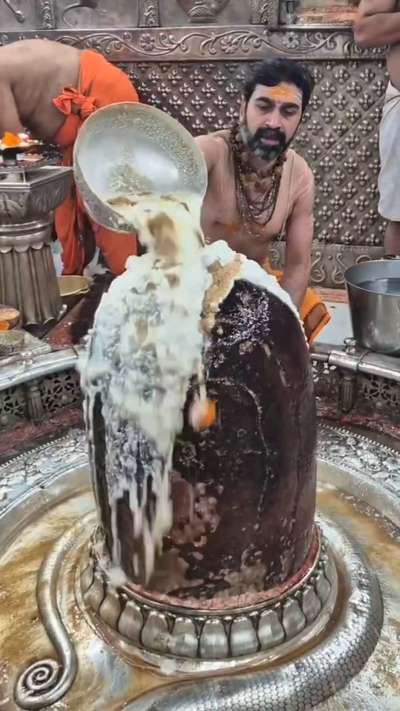 धभगवान शी महाकालेश्वर जी भस्म आरती श्रृंगार दर्शन बुधवार दिनांक 11 दिसम्बर २०२५