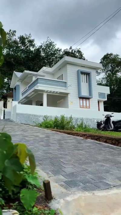 Newly constructed house in Thodupuzha for sale
2050 sqft
5 cent
4bhk
65L