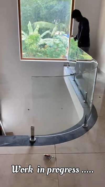 #GlassStaircase   #GlassHandRailStaircase  #StaircaseDecors