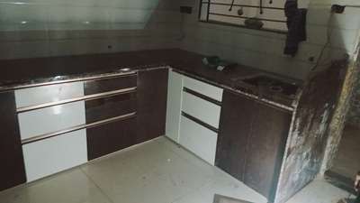 modelling kitchen with finish plus high golden profile handle