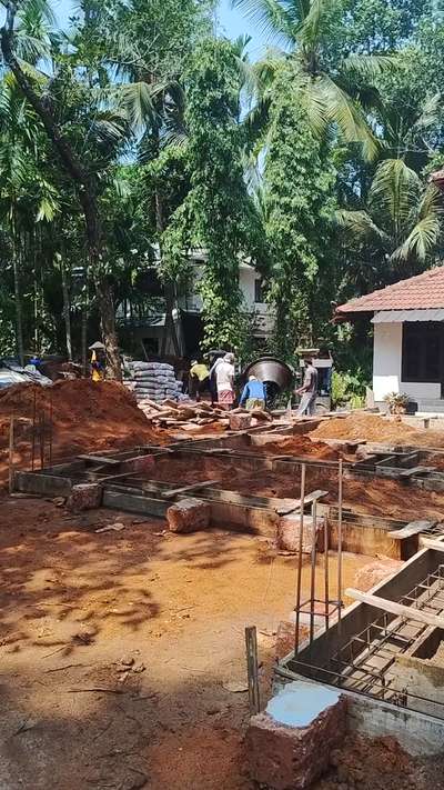 Plinth beam concrete 
Residence Site @ Chettipadi, Parappanangadi 
 #plinthbeam  #tantra  #residenceproject  #architecturedesigns  #exteriors  #KeralaStyleHouse  #ongoingproject
