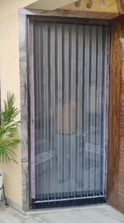mettalica plisse security mesh system with key lock system 🤝