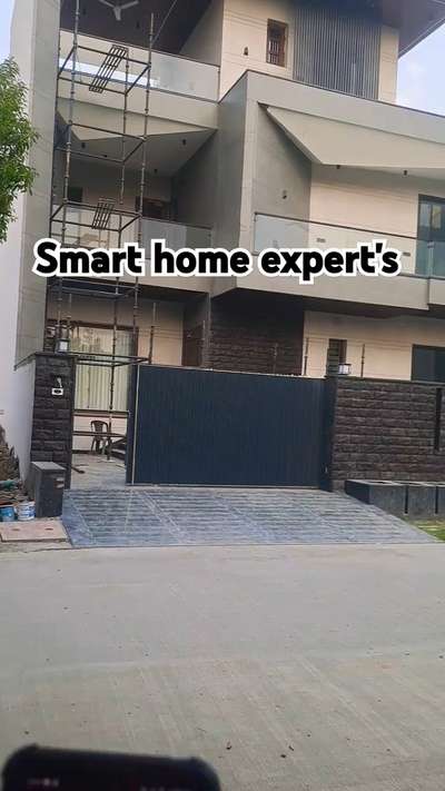 Smart sliding gate with automation