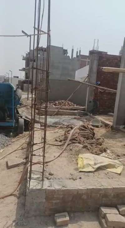 Greater Noida site update. 1. We are preparing for casting lintel this week. 2 shuttering work is completed today. #construction #constructionsite #uttarpradesh #noida #greaternoida #interiors #walls
#interiorshapesandesigns #pillars #foundation
.#interiorshapes