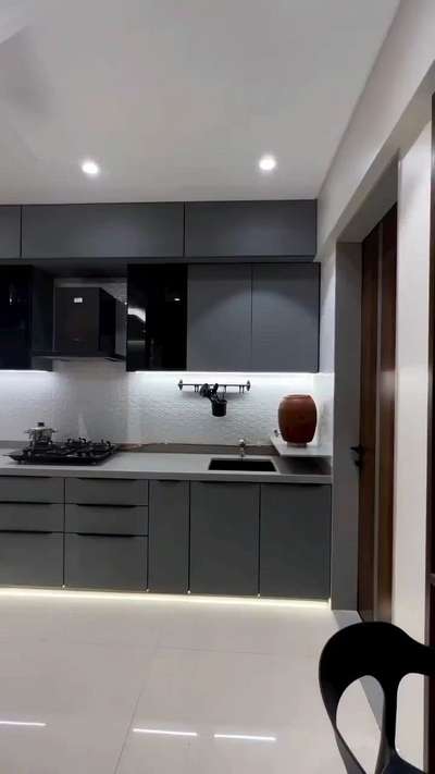 Modular kitchen 
 #ModularKitchen  #KitchenIdeas  #modularkitchen   #Architect  #InteriorDesigner