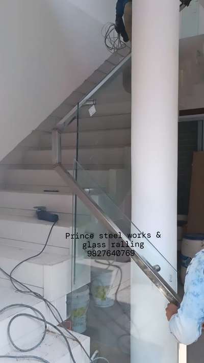 tofan glass ralling  #GlassHandRailStaircase