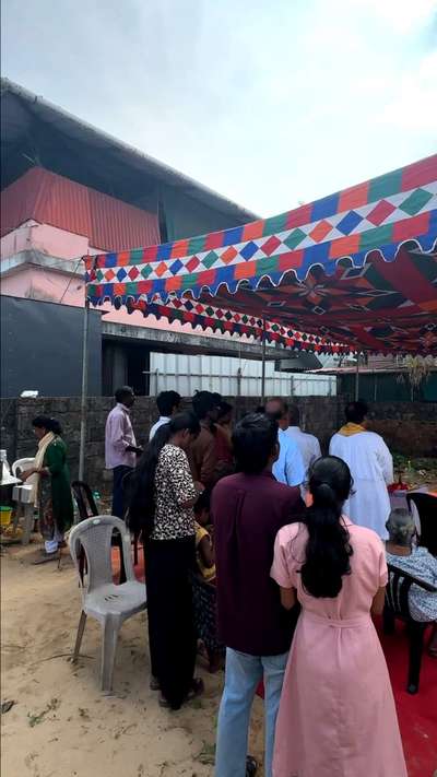 രണ്ട് സഹോദരിമാരുടെ സ്വപ്നങ്ങൾ, ഒന്നാകുന്ന നിമിഷങ്ങൾ. ❤️ 🏡
𝗦𝘁𝗼𝗻𝗲 𝗹𝘆𝗶𝗻𝗴 𝗰𝗲𝗿𝗲𝗺𝗼𝗻𝘆💯

കണ്ടുമുട്ടലും, ചർച്ചകളും വളരെ വേഗത്തിലായിരുന്നു.ഈ ദിവസം തന്നെ കല്ലിടൽ ചടങ്ങ് അവർക്ക് അത്രമേൽ  നിർബന്ധമായിരുന്നെന്നിരിക്കെ,പ്ലാൻ ഒരു 𝗢𝘂𝘁𝗹𝗶𝗻𝗲 മാത്രം ആയിട്ടുള്ളൂ വെങ്കിലും,ഒരു എഗ്രിമെന്റും എഴുതാതെ തന്നെ,കൂടെ നിന്ന് കൊണ്ട് അവരുടെ ആഗ്രഹം പോലെ ,ഇന്ന്, തുടങ്ങാൻ പോകുന്ന ആ മഹത്തായ സ്വപ്നത്തിന്റെ തറ കല്ലിടൽ ചടങ്ങിന്,ഞങ്ങൾക്ക് നേതൃത്വം കൊടുക്കാൻ കഴിഞ്ഞു. 🏡💯വിശ്വാസത്തിന്റെയും, പരിഗണനയുടെയും, അപ്പുറം ഒരെഴുത്തിനും, കരാറിനും സ്ഥാനമില്ല. എന്നുവെച്ച്‌ ഞങ്ങൾ വെക്കാറില്ല എന്നല്ല, ഇനി, അങ്ങനെ എഴുത്തും കരാറും എല്ലാം ഉണ്ടെങ്കിലും, അതിൽ മാത്രം ഒതുങ്ങുന്നതല്ല ഞങ്ങൾക്ക് നിങ്ങളോടുള്ള പരിഗണയും, ഉത്തരവാദിത്തവും അത് തുടർക്കാലങ്ങളിലും  കാത്തു സൂക്ഷിക്കാൻ ഞങ്ങൾ ബാധ്യസ്ഥരാണ് എന്ന ഉത്തമ ബോധ്യത്തോട് കൂടിയാണ് കൂടിയാണ്, ഓരോ വർക്കുകളും ഞങ്ങൾ ഏറ്റെടുക്കുന്നത്, എന്ന് നിങ്ങളെ ഓർമിപ്പിച്ചു കൊണ്ട്, നിങ്ങളുടെ ഓരോരുത്തരുടെയും സ്വപ്നങ്ങളുമായി ഞങ്ങൾ യാത്ര തുടരട്ടെ.... 💯

 #stonelyingceremony #KeralaStyleHouse #keralhoused