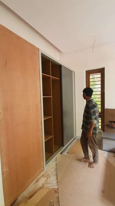 #SlidingDoorWardrobe  #plywoodwork  #plywoodinterior  #softcloslidingdoorwardrobe  #plywoodmika