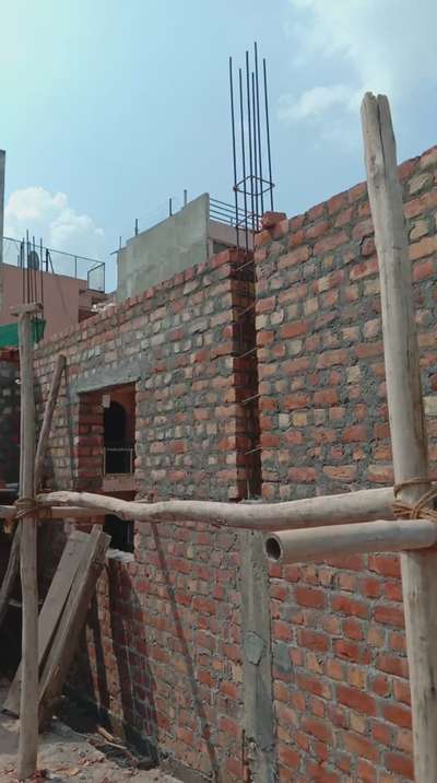 Completing challenges on construction sites.  3 side open building house on 2nd floor 
#HouseConstruction  #constructionsite  #constructing2ndfloor