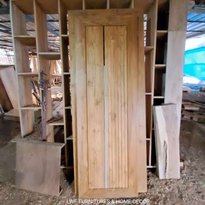 LWF premium teak wood duble main door with golden  #DoubleDoor  #FrontDoor  #Woodendoor  #TeakWoodDoors  #InteriorDesigner  #HomeDecor  #hometour