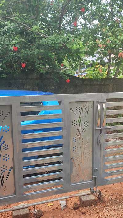 gi pippe ഗേറ്റ് വർക്ക്‌ സ്ലൈഡിങ് and folding dobul door #weldingandfabricator #welldesignes #welding #gateDesign #slidinggate