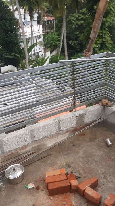 Last concrete on roof , parapet slab