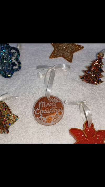 Christmas decoration items 

#christmasdecor #resincraft