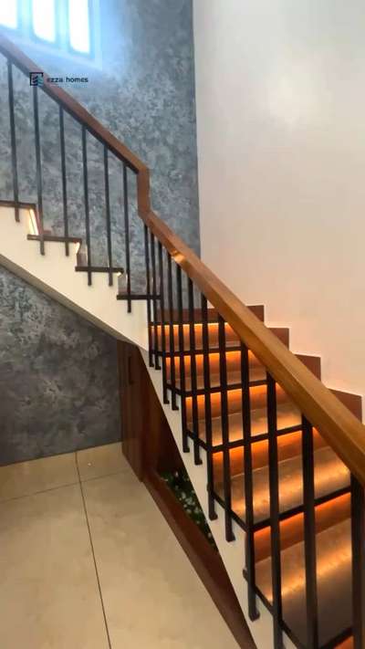 Staircase

#staircase #ezzahomes #InteriorDesigner