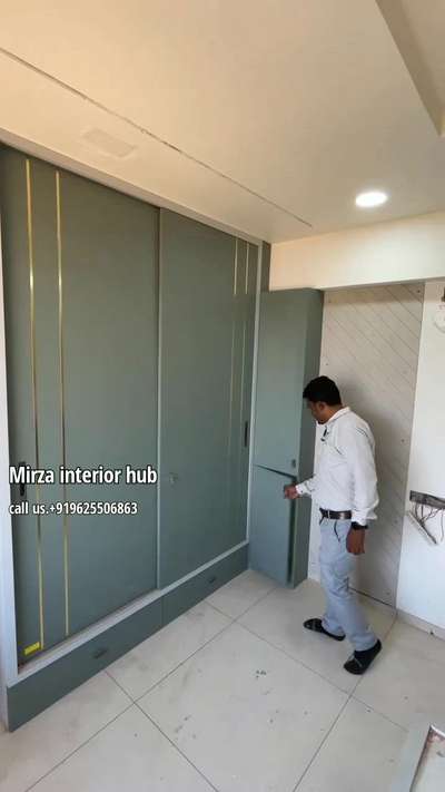 #SlidingDoorWardrobe  #SlideWardrobe  #BedroomDecor  #HomeDecor  #InteriorDesigner  #lobby  #furnitures work karne ke liye contact kare whats.+919625506863
call.+917060375916 Saquib Mirza