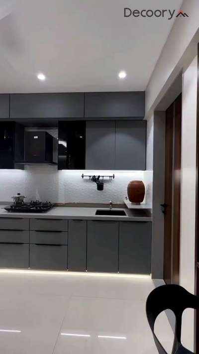 Sleek, smart, and space-savvy! ✨ This modern L-shape kitchen blends functionality with flawless style.

For interior design ideas and customized solutions, contact Decoory Interiors
.
.
#lshapekitchen #modernkitchendesign #kitcheninterior #modularkitchen #kitchengoals #homedecor #kitchendesignideas #interiordesign #kitchenmakeover #compactkitchen #decoory #decooryinteriors