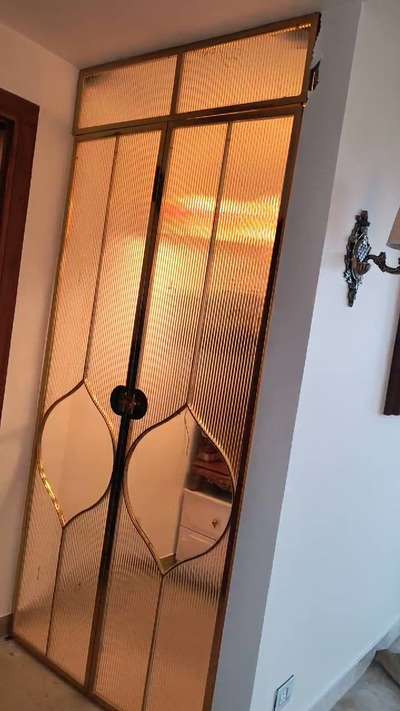 Best fluted glass door design 



 #HouseDesigns #HomeAutomation #homerenovation #InteriorDesigner