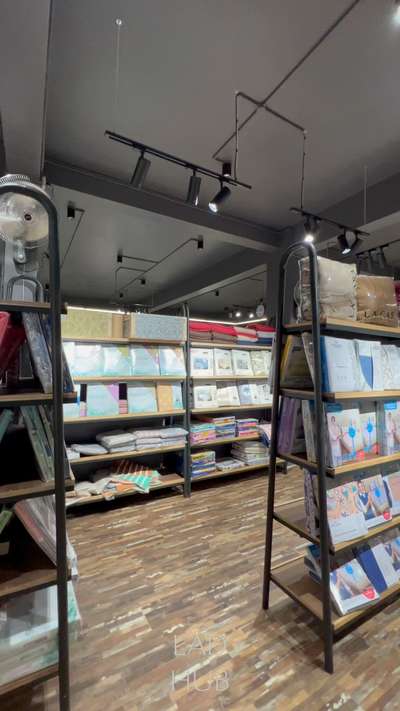 Every residence possesses its own distinct character, deserving a bespoke approach to define its style through meticulously chosen bedding items, carpets, and upholstery. We curate a selection from a curated list of specialized vendors and local artisans to source materials that perfectly align with the intended design. Our comprehensive turnkey service encapsulates these intricate details, leaving no aspect unattended for the momentous occasion of your housewarming.