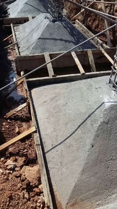 structure work going on 🏗️🏗️

 #CivilEngineer  #constructionsite  #trapezodialfooting  #magicStructure  #StructureEngineer  #paradisedesigns  #Architectural&Interior  #madhyapradesh  #koloapp  #kolohindi  #kolopost  #koloviral  #kolovibes  #viralvideo  #viralkolo