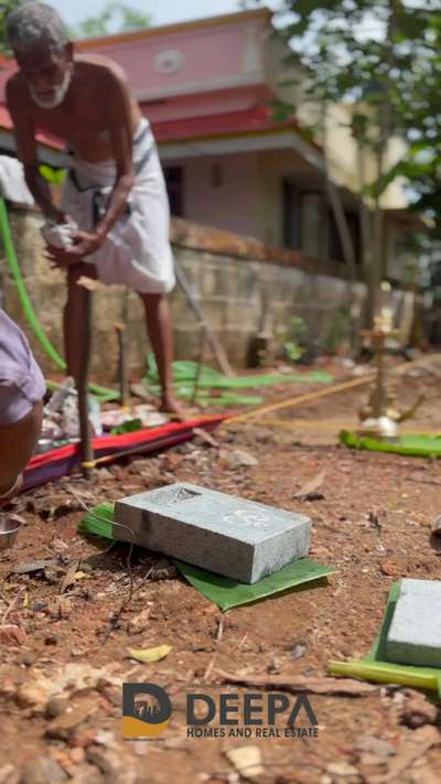 കോട്ടയം കുമരകം പുതിയകാവ് ദേവി ഷേത്രത്തിന്റ സമീപതായി സനീഷ് നീതാ ദമ്പതികൾക്കായ് DEEPA HOMES പണികഴിപ്പിക്കാൻ പോകുന്ന സ്വപ്നഭാവനത്തിന്റെ കല്ലിടിയിൽ. ..🏠❤️

call: 7736729255, 7356028727