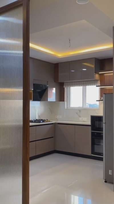 #WoodenKitchen  #KitchenInterior  #ModularKitchen  #jaitpuriyaa_furniture_interiors