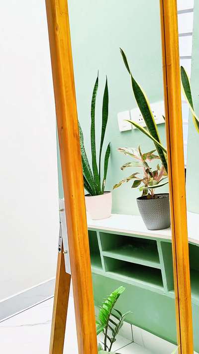 Minimal Wooden Mirror for Home Decor
Elegant wooden full-length standing mirror with a clean, modern design.
Perfect for bedrooms, living rooms, dressing areas, and studio interiors.

Natural wood finish adds warmth and style to any space.


---
#Wooden Mirror
#Standing Mirror
#Full Length Mirror
#Home Decor
#Interior Design
#Minimal Design
#Modern Home
#Wood Craft