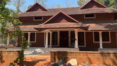 Finishing stage Nalukettu
 #nalukettuarchitecturestyle  #nalukettuveedu  #nalukettveddu  #nalukettuhouseplan  #Nalukettu  #KeralaStyleHouse  #keralastyle  #keralahomeplans  #keralahomestyle  #keralahomestyle  #keralaarchitectures  #artechdesign  #kerala_architecture