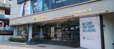 Life Bay Pharmacy
 #pharmacy  #InteriorDesigner  #Designs  #commercialproperty  #Architectural&Interior  #Kozhikode  #calicutdesigners  #trendingdesign