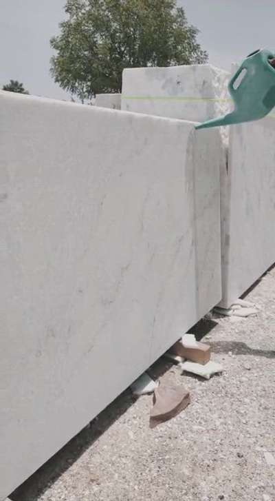 Pista Green touch Premium White MORWARD Marble

Size L6.5ft / H5ft - 15-16MM Thickness

 #morwad  #morwadwhite  #morwadwhitemarbles  #whitemarble  #naturalstone  #MarbleFlooring  #marblefixing