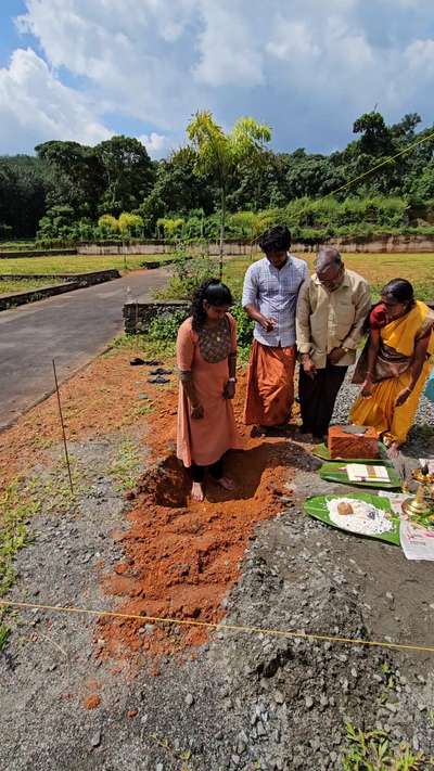 നിങ്ങളെ ഞങ്ങൾക്കും, ഞങ്ങളെ നിങ്ങൾക്കും ആവശ്വമുള്ളിടത്തോളം, കാലം നമ്മൾ സ്വപ്നങ്ങളെ എത്തിപ്പിടിക്കും. 🏡💯
      ഇതാ, പുതിയൊരു സ്വപ്നത്തിന്റെ ഉത്ഭവത്തിന്റെ കൂടി സന്തോഷം  നിങ്ങളുമായി പങ്ക് വെക്കട്ടെ , ഈ പൊന്നിൻ ചിങ്ങ മാസത്തിലെ രണ്ടാമത്തെ കല്ലിടൽ ചടങ്ങാണ് നിങ്ങൾ കാണുന്നത്.എറണാകുളം സ്വദേശികളായ Mr. Vijeesh & Resmi എന്നിവർ അടങ്ങിയ കുടുംബത്തിന് വേണ്ടി എറണാകുളം ജില്ലയിൽ , തിരുവാണിയൂരിൽ,1838 സ്‌ക്വയർ ഫീറ്റിൽ രണ്ട് നിലകളിലായി ഇതാ അവരുടെ സ്വപ്ന ഭവനം യാഥാർഥ്യമാകാൻ പോകുന്നു.തുടക്കം മുതൽ ഒടുക്കം വരെ നിങ്ങൾ തന്നെ സാക്ഷികൾ.ഓരോ ദൗത്യവും അത്ര മേൽ പ്രിയപ്പെട്ടതാണ് ❤️. സർവേശ്വരനിൽ നന്ദി അർപ്പിച്ചു കൊണ്ട് ഈഒരു സ്വപ്ന ദൗത്യം കൂടി ചേർത്ത് നിർത്തി കൊണ്ട് ഞങ്ങൾ യാത്ര ആരംഭിക്കട്ടെ.🏡 

𝗗𝗿𝗲𝗮𝗺𝘀𝘁𝗼𝗻𝗲 𝗕𝘂𝗶𝗹𝗱𝗲𝗿𝘀
"𝑩𝒖𝒊𝒍𝒅 𝒘𝒊𝒕𝒉 𝒕𝒓𝒖𝒔𝒕 & 𝒒𝒖𝒂𝒍𝒊𝒕𝒚🏡"

𝗖𝗹𝗶𝗲𝗻𝘁 : 𝗠𝗿 𝗩𝗶𝗷𝗲𝗲𝘀𝗵 & 𝗥𝗲𝘀𝗺𝗶 𝗩𝗶𝗷𝗲𝗲𝘀𝗵
𝗦𝗾𝗳𝘁    : 𝟭𝟴𝟯𝟴
𝗣𝗹𝗮𝗰𝗲  : 𝗧𝗵𝗶𝗿𝘂𝘃𝗮𝗻𝗶𝘆𝘂𝗿, 𝗘𝗿𝗻𝗮𝗸𝘂𝗹𝗮𝗺

 #stonelayingceremony #newproject #KeralaStyleHouse #keralahomedesignz