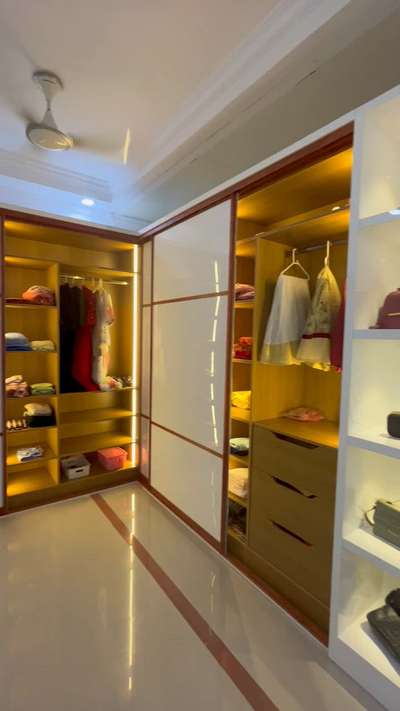 Sliding wardrobe