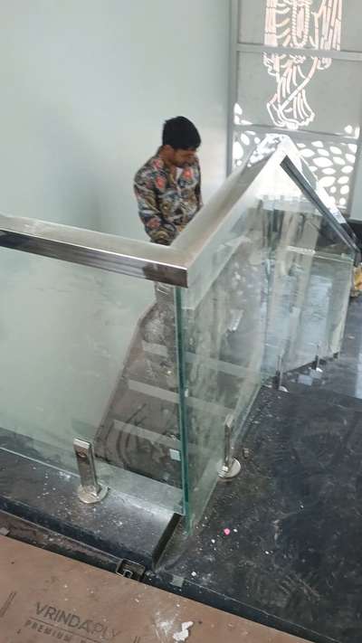 Steel glass railing 1525 RS running foot