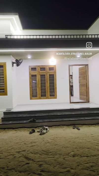 Client : Mr. Shihab
Area : 1440 sqft
Location : Karunagappally, kollam 

#keralabudgethome #budgethome #elevation #architecturedesign #veedu #homedesign #keralahomedesign #builers #contemporarydesig