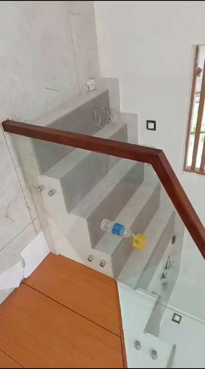 wood and glass  #GlassHandRailStaircase