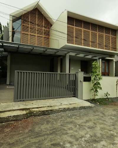 #villaconstrction  #villadesign  #ContemporaryDesigns  #ElevationHome