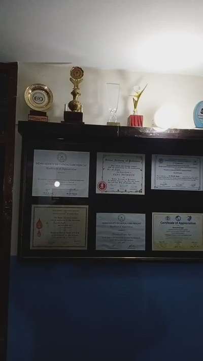 pic prize nd certificate  with good looking