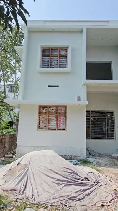 വൈറ്റ് സിമന്റ് സ്പ്രേ