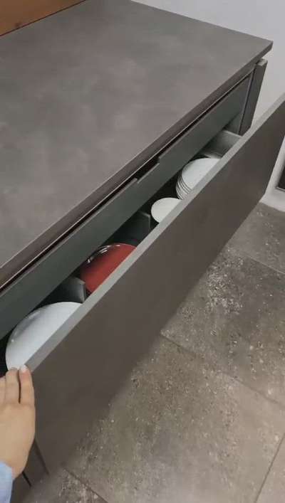ഹെവി ഡ്യൂട്ടി കിച്ചൻ Tandem box- Blum/ Hettich എന്നീ മികച്ച ബ്രാണ്ടുകളുടെ ഫിറ്റിംഗ്സ് ഉപയോഗിച്ച് മികച്ച ഫിനിഷിങ്ങോട് കൂടി ചെയ്തു കൊടുക്കാം
