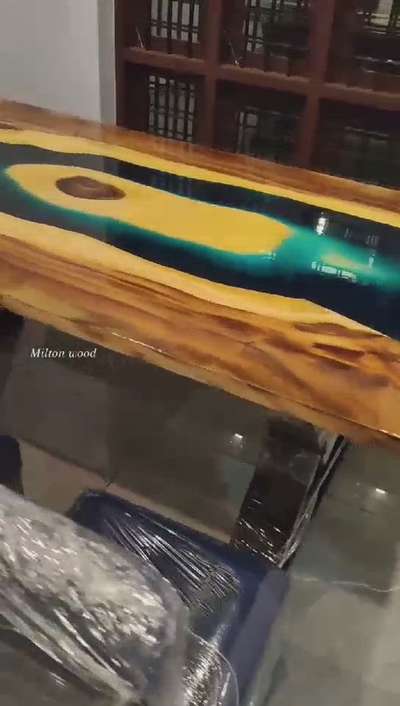 Epoxy resin with beautiful East indian walnut wood.
Table size: 6 x 3

 #dinningtable  #epoxytables  #resintable   #resinart  #rivertable