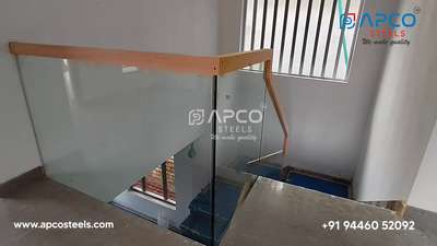 Glass and wood Handrail 

 #GlassHandRailStaircase