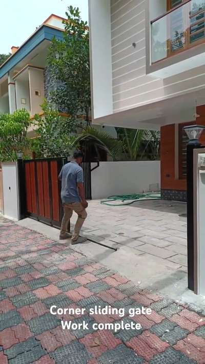 corner sliding gate
