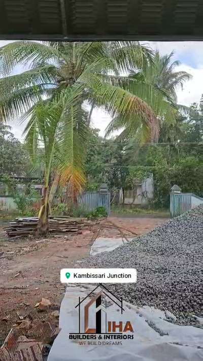 “Footing concrete executed successfully despite an unexpected shower. Our team ensured uninterrupted progress and maintained the highest quality standards throughout. Reliable construction, rain or shine.”
#concrete #coloumn_footing #2400sq #keralatraditional