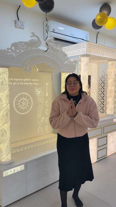 आपकी पसंद, हमारा डिज़ाइन-कोरियन मार्बल मंदिर🙏🏻🙏🏻
DM for details/booking🙏🏻🙏🏻
 #mandir  #temple #InteriorDesigner  #WallDesigns  #luxurymandirdesign #luxurylifestyles #marblemandir #corianmarble