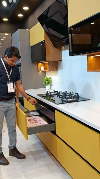 Modular kitchen Design ❤️
8077017254
 #ModularKitchen  #moderndesign  #KitchenIdeas  #ClosedKitchen  #LargeKitchen  #WoodenKitchen  #KitchenCabinet  #ModularKitchen  #KitchenDesigns  #InteriorDesigner  #Architectural&Interior  #LUXURY_INTERIOR  #Architect  #Architectural&Interior  #Architectural&nterior  #Delhihome  #delhincr  #huda_inteior@delhiintri  #delhincr  #new_delhi