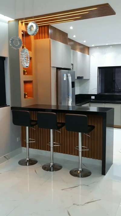 #ModularKitchen  #midularpantry. #modularwardrobe  #InteriorDesigner  #homeinterior  #homeinteriordesign  #HomeDecor