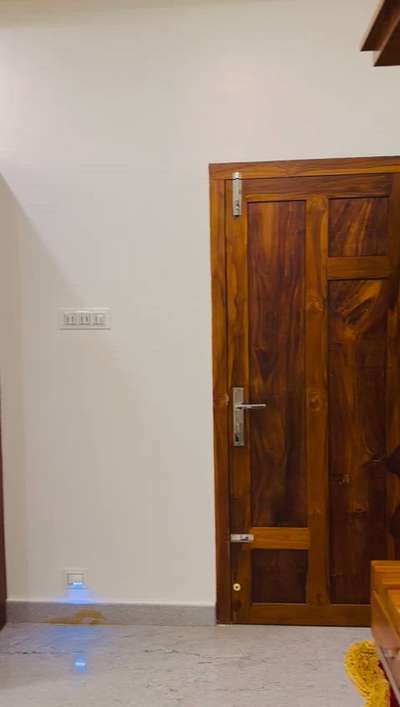 Upgrade your space with a glass wardrobe! 



 #WardrobeIdeas  #GlassDoors  #glasswardrobe  #HomeAutomation  #Architectural&Interior  #interiordesigers
